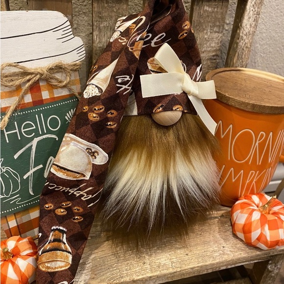 🧋Coffee Gnome, Coffee Decoration, Coffee Lover Gift, Tiered Tray Decor - Picture 4 of 5